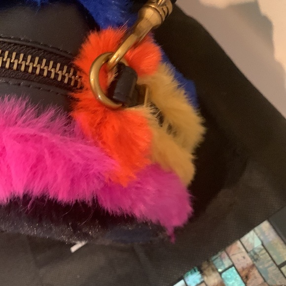 Kurt Geiger London Kensington Large Leather & Faux Fur Camera Bag - Picture 3 of 16